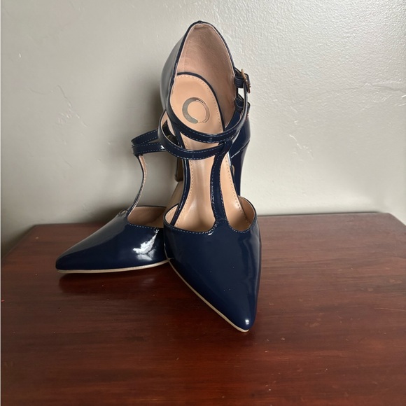 Navy blue Journey collection heels. - Picture 10 of 13